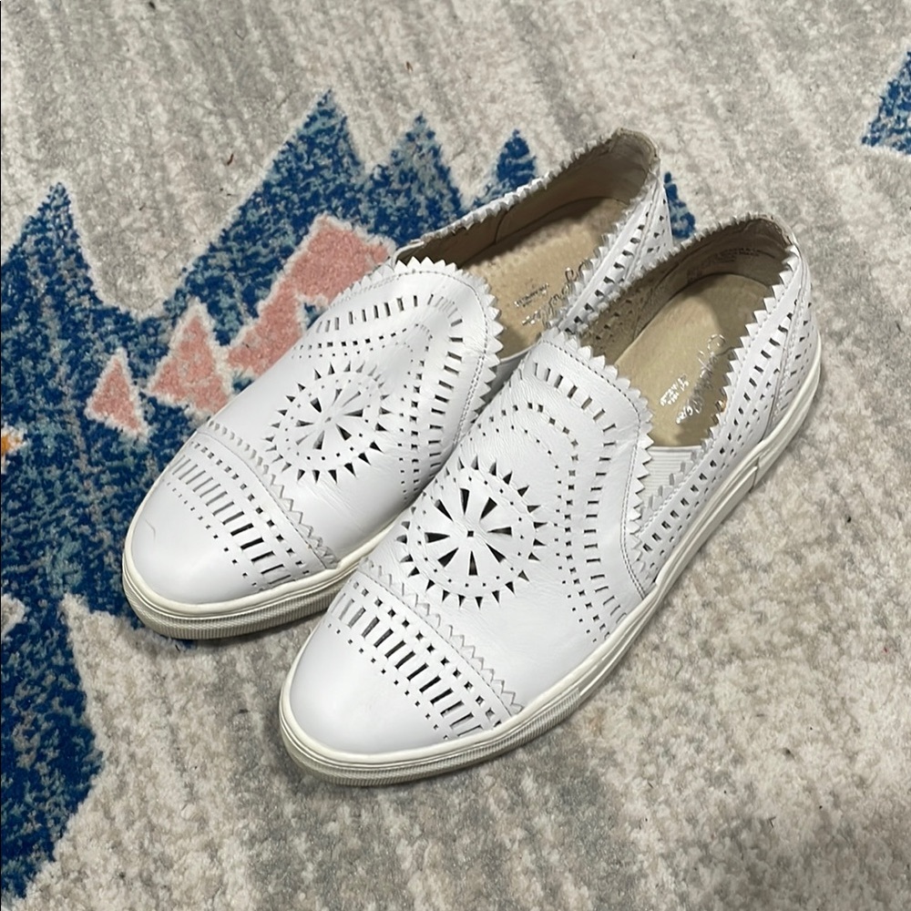 Seychelles White Flats with Intricate Cutout Design and Slip-On Style